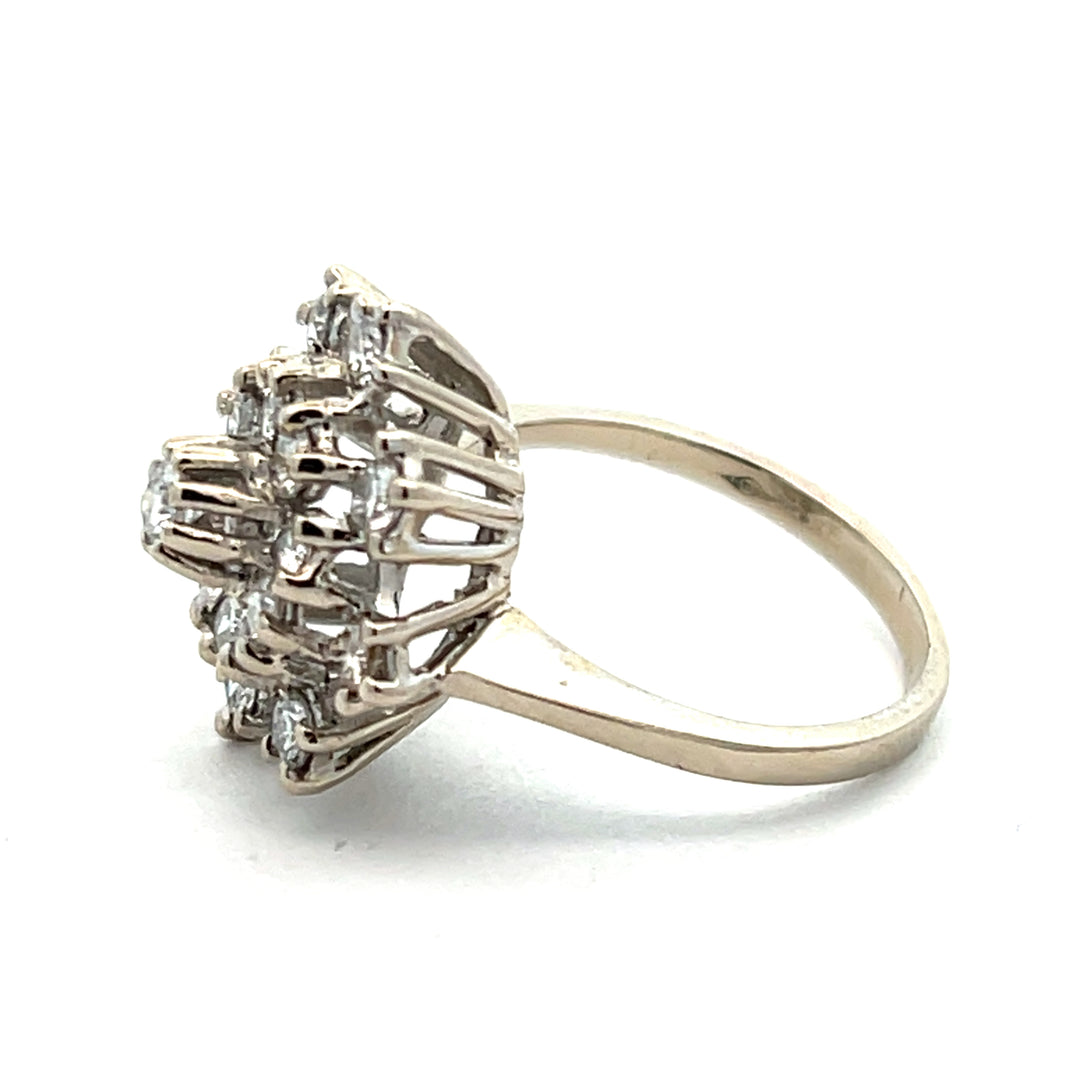 18K White Gold Diamond Flower Ring