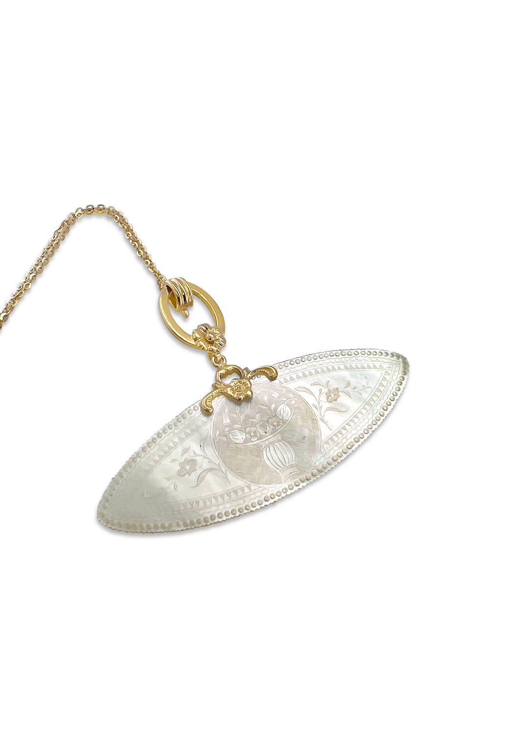 14K Yellow Gold Vintage Etched Mother Of Pearl Chinese Gaming Counter Necklace