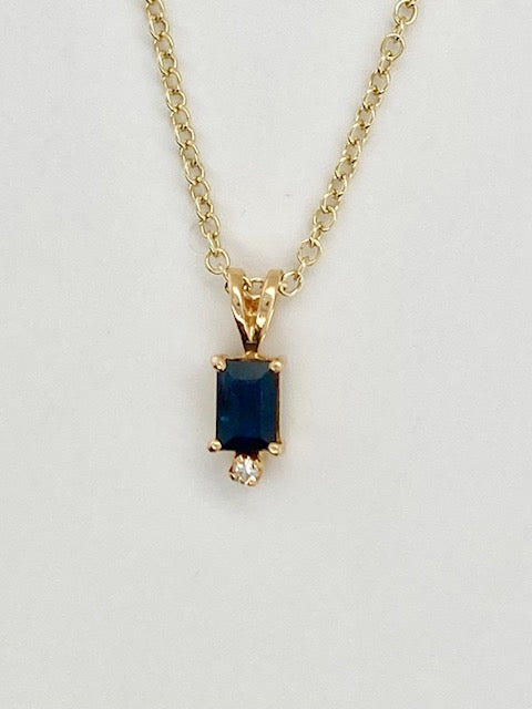 14K Yellow Gold 0.50 Carat Blue Sapphire And Diamond Pendant