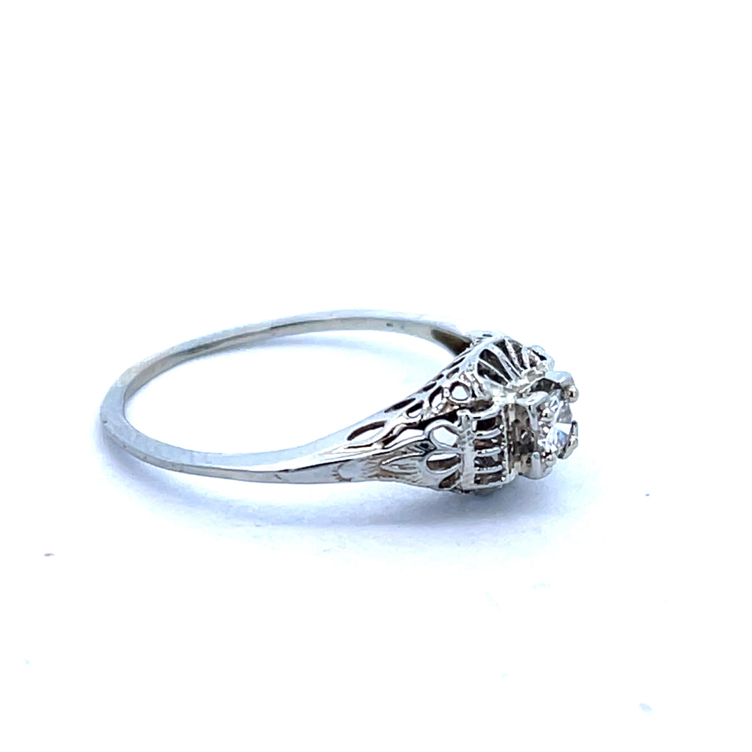 18K White Gold Art Deco Diamond Ring