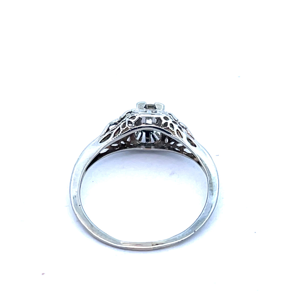 18K White Gold Art Deco Diamond Ring