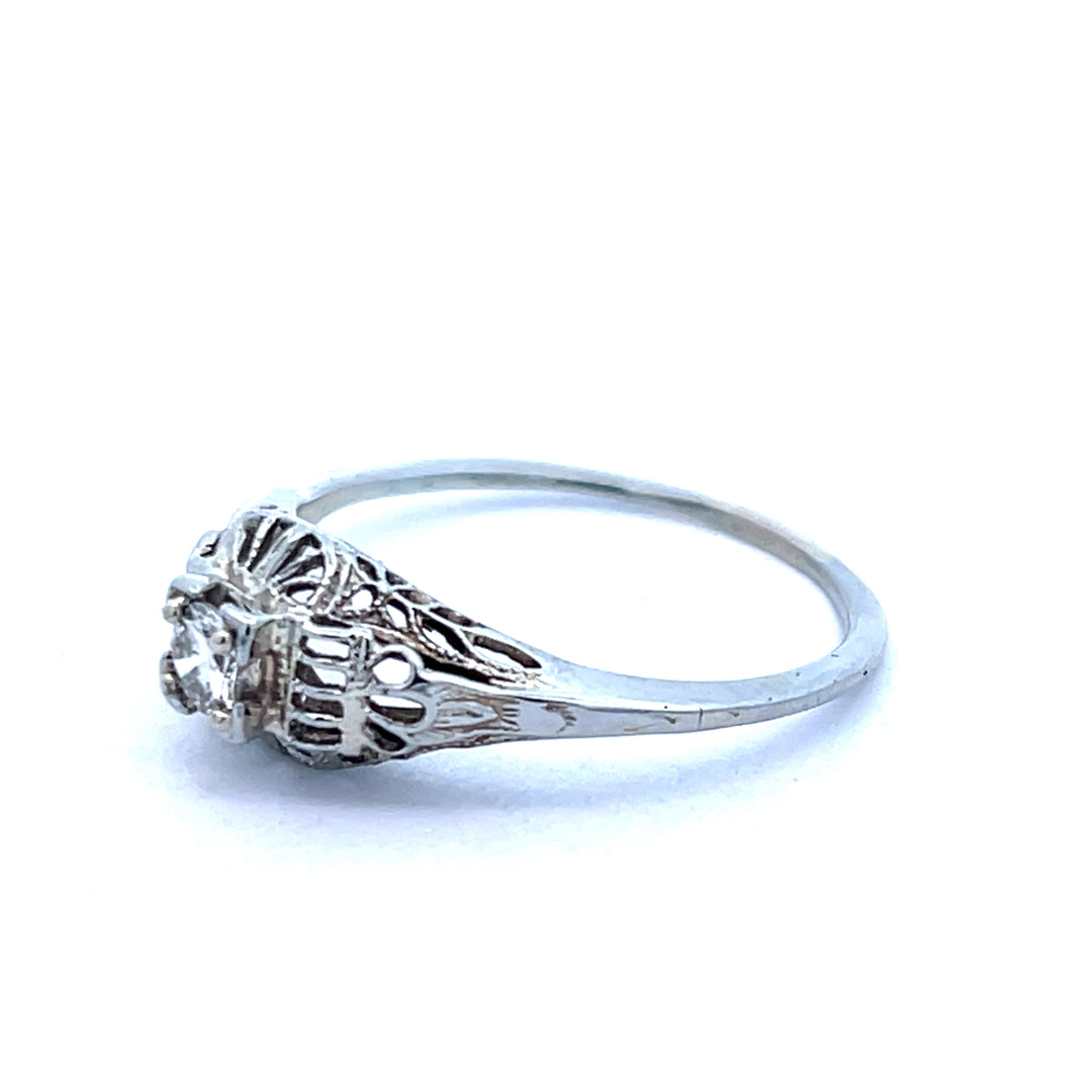18K White Gold Art Deco Diamond Ring