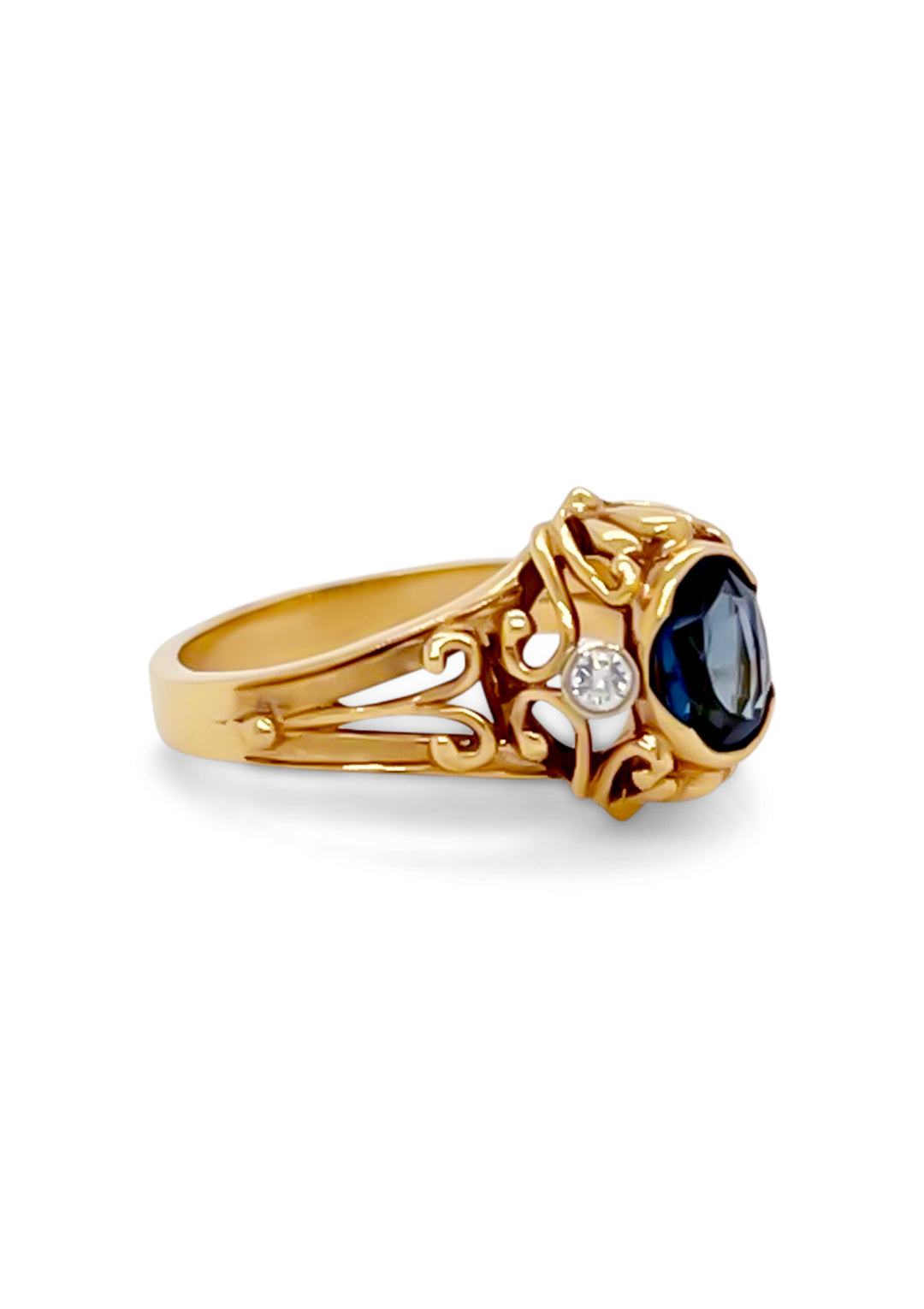 14K Yellow Gold 1.11 Carat Sapphire And Diamond Ring